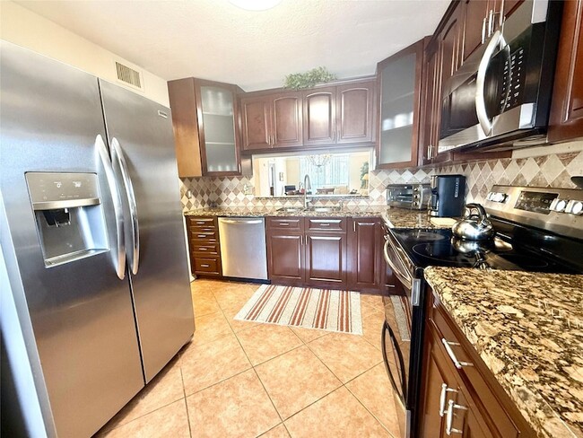 Building Photo - 4725 Lucerne Lakes Blvd E