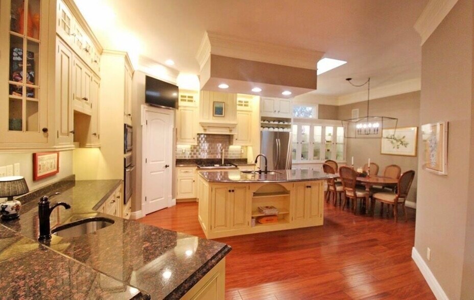 Building Photo - 1512 Victoria Green Blvd