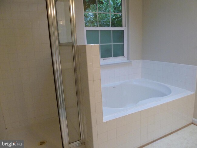 Building Photo - 231 Braxton Way