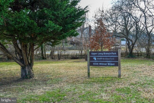 Building Photo - 9325 Long Branch Pkwy