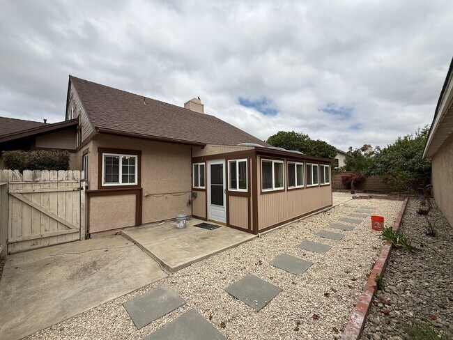 Building Photo - 1422 Eagle Ct