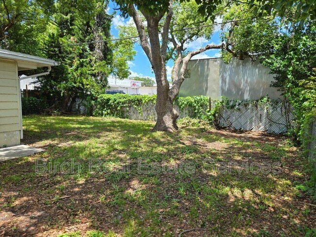 Building Photo - 4352 Shoreline Dr