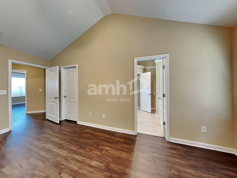 Building Photo - 1351 Tumblerock Ct