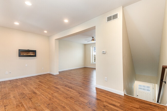 Building Photo - 487 S Arlington Rd