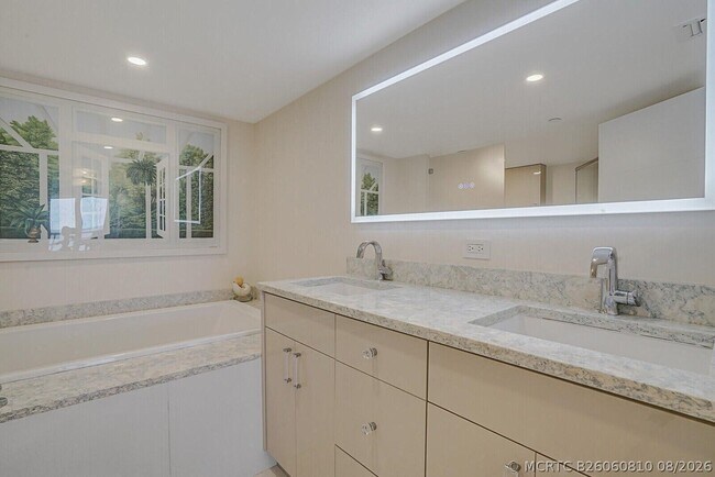 Building Photo - 4101 N Ocean Blvd