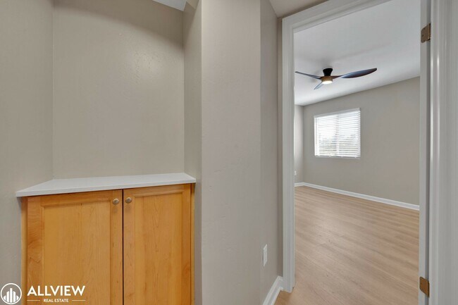 Building Photo - Beautifully Renovated 2-Bedroom Corner Tow...