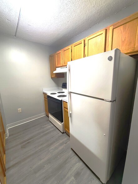 Building Photo - 1 S Point Dr