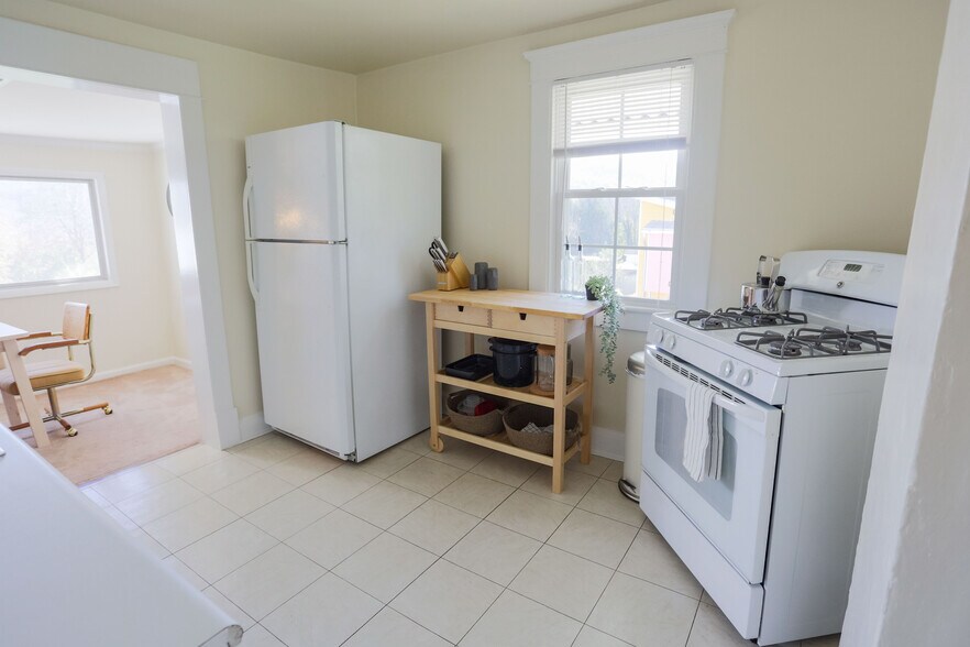 Building Photo - 1602 Monticello Rd