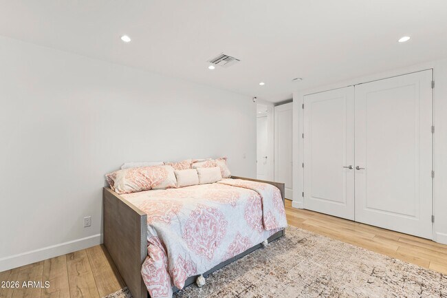 Building Photo - 6834 N 72nd Pl