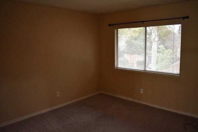 Building Photo - 924 Christy Ct