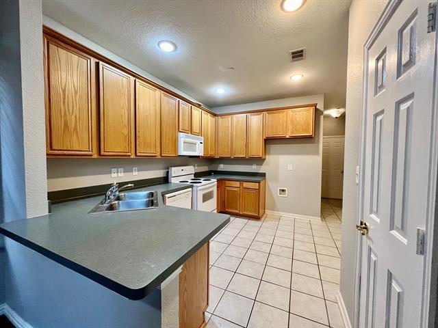 Building Photo - 7109 Brentdale Ln