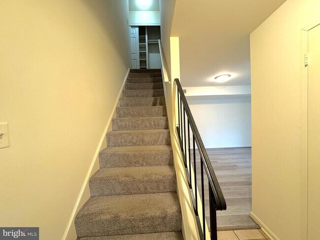 Building Photo - 4657 Logsdon Dr