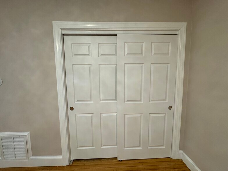 Building Photo - 30 Julian St