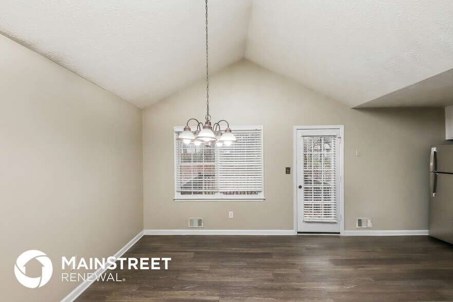 Building Photo - 28 Loxley Ct