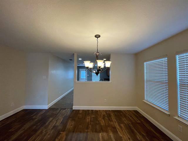 Building Photo - 804 White Fields Way