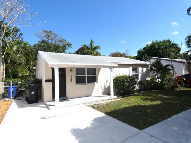 Building Photo - 1528 NW 1st Ave