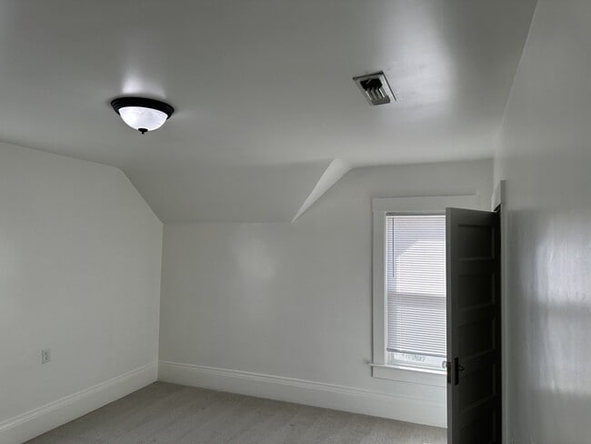 Building Photo - Ceres 3 bed 2 bath 2 story home