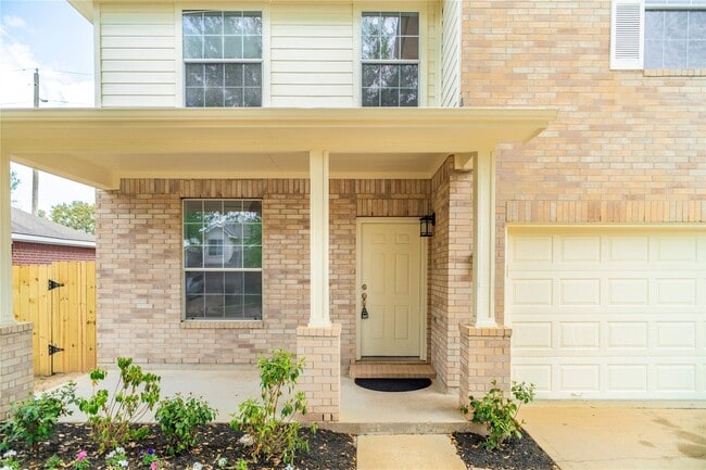 Building Photo - 16327 Woma Ct