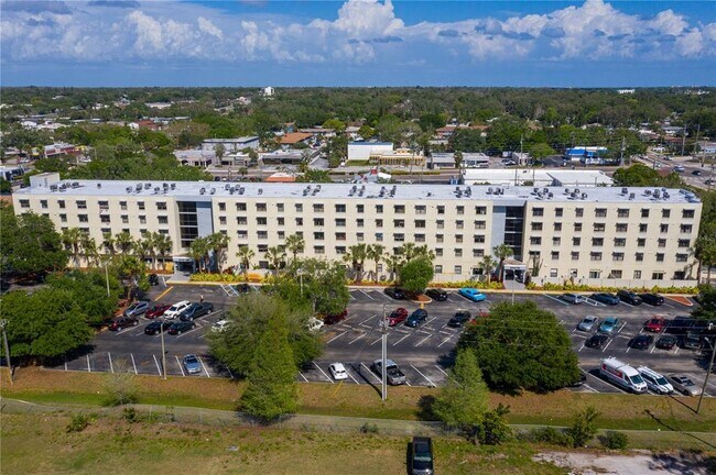 Building Photo - 701 S Madison Ave