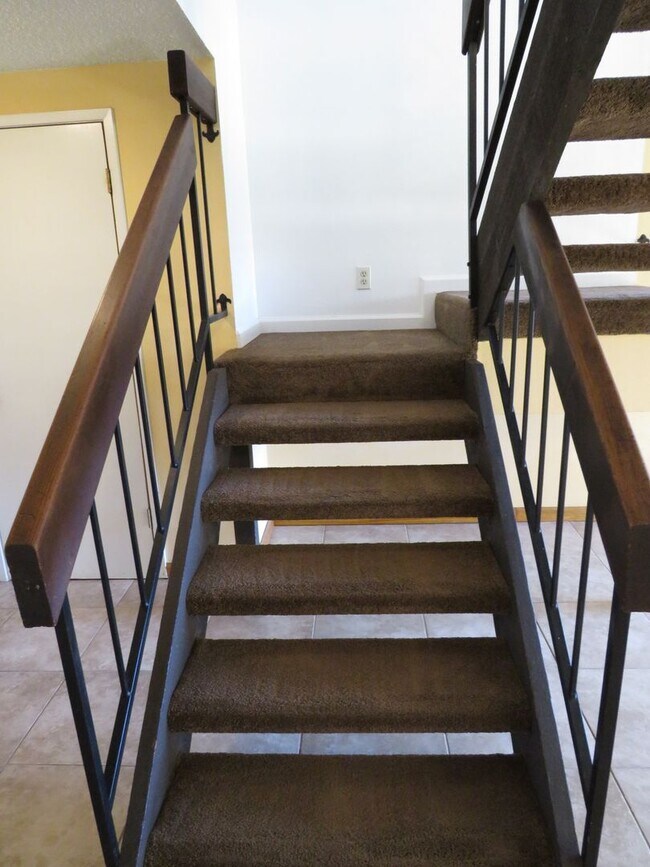 Building Photo - Large Two Story Condo In the Orcutt Bluffs with Easy Access to 135/Vandenberg SFB