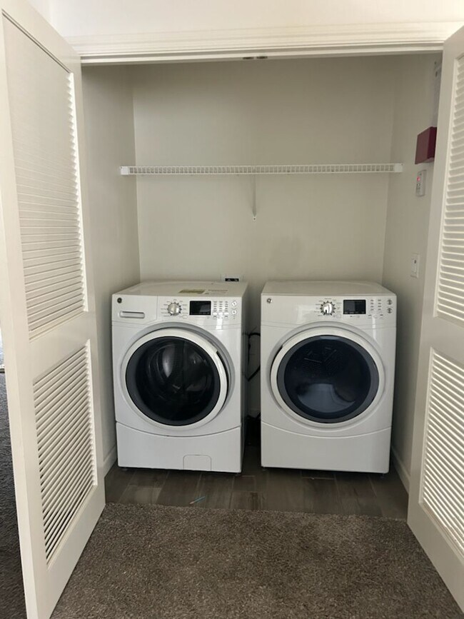 Building Photo - 3616 Highclere Way