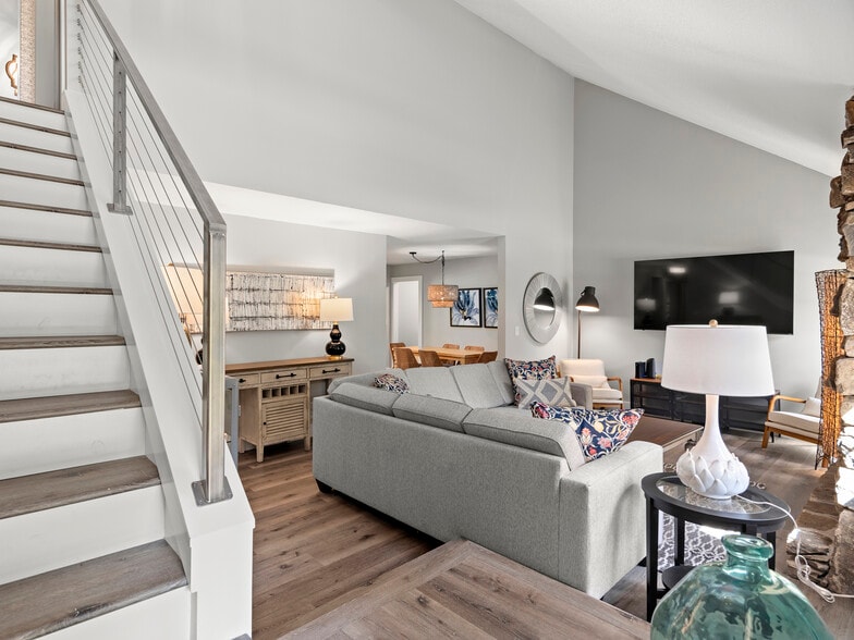 Building Photo - 28 Turnberry Dr