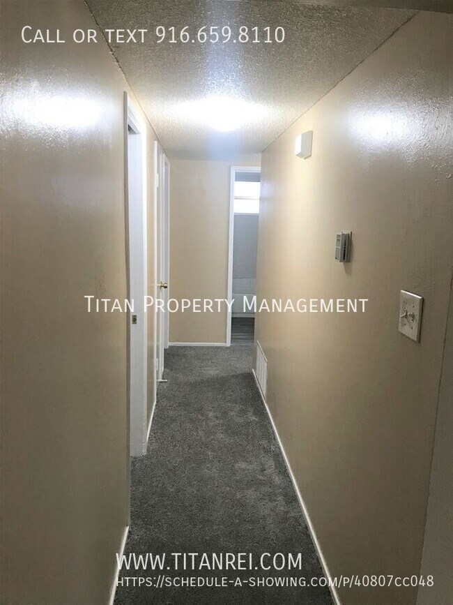 Building Photo - 770 Carro Dr