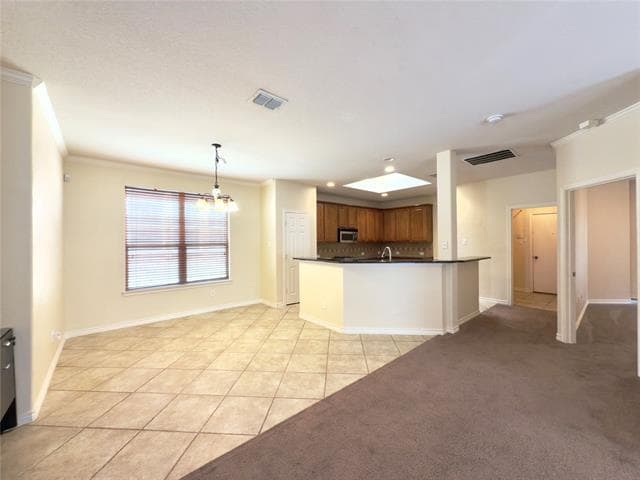 Building Photo - 7917 Creek View Dr