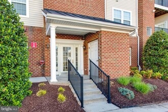 Building Photo - 7557 Stoney Run Dr