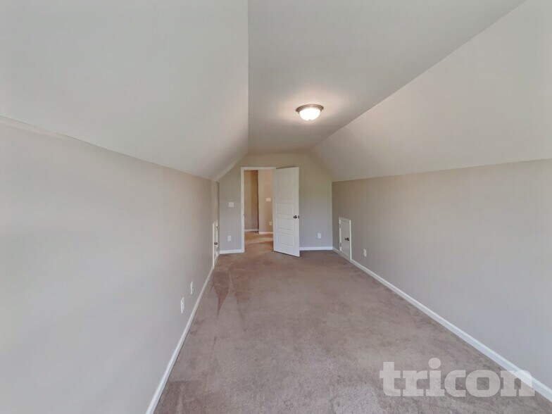 Building Photo - 129 Seedling Ct