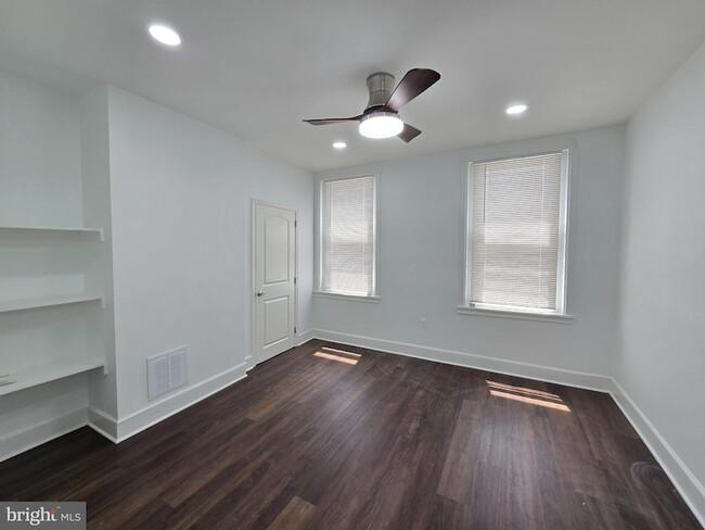 Building Photo - 2613 Oakford St