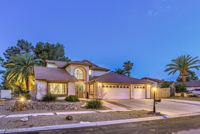 Building Photo - 3179 Paintedhills Ave