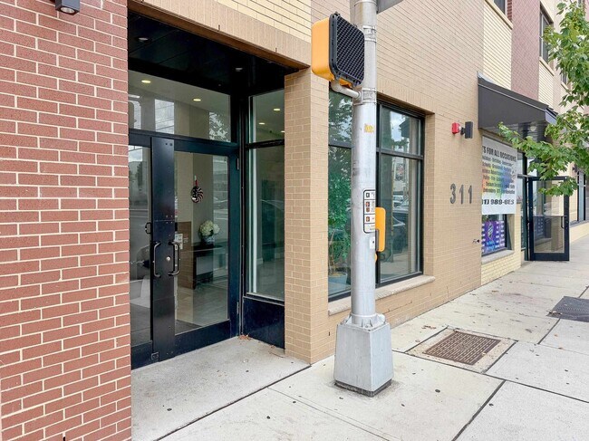 Building Photo - 311-315-315 West Side Ave