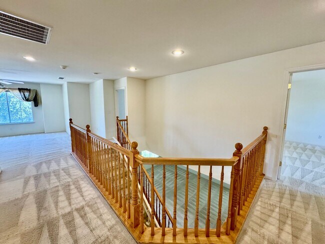 Building Photo - 915 Cardoza Rd