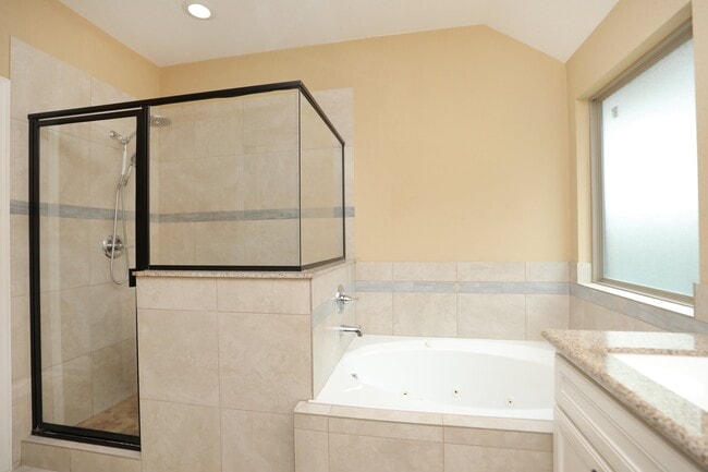 Building Photo - 6615 Goldspier St