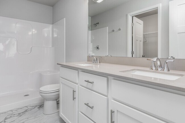 Building Photo - Stunning 3 Bedroom Home Nestled in Norwalk