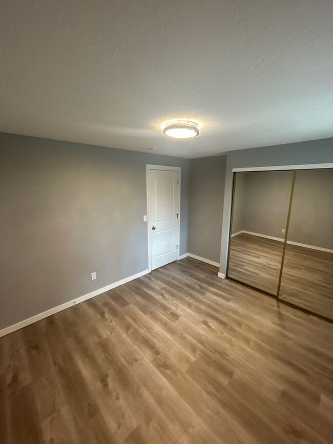 Building Photo - 3677 Carmelle Ct NE