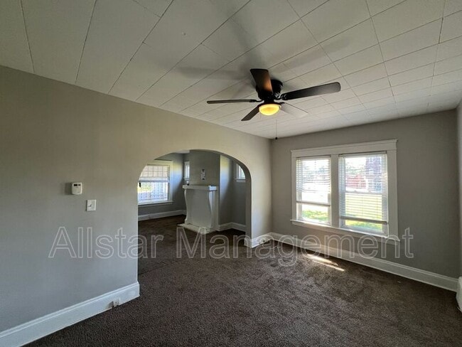 Building Photo - 13815 Idarose Ave