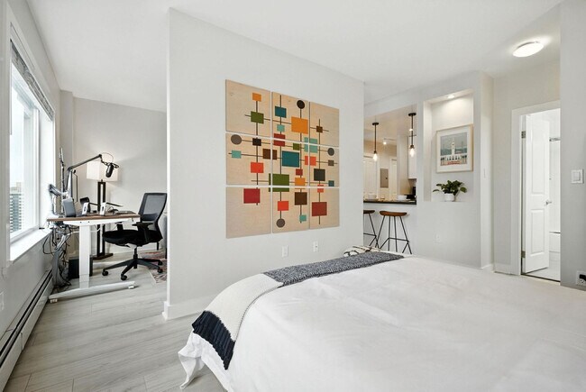 Building Photo - 899 Pine St