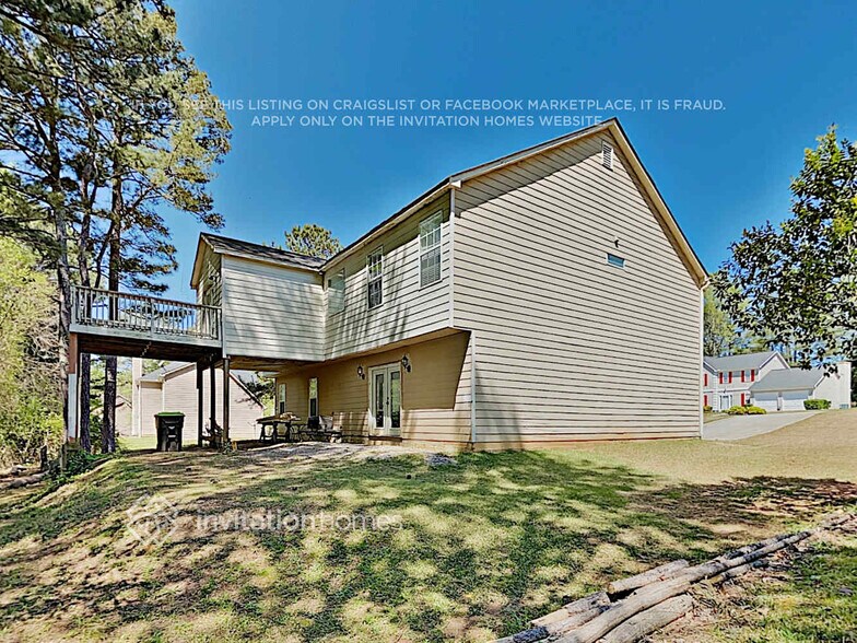 Building Photo - 320 Birchmere Close SW