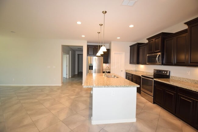 Building Photo - Beautiful single level 4 bedroom 2.5 bath Gilbert home.