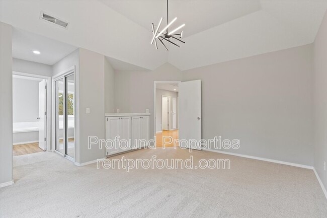 Building Photo - 7533 SW Applegate Dr