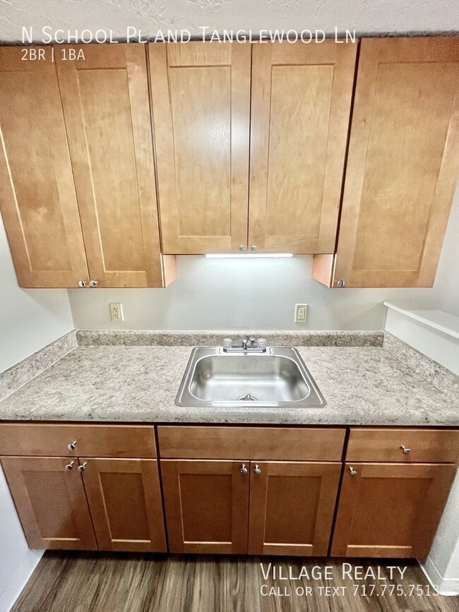 Building Photo - Newly-remodeled 2-bed! Ground Floor - No S...