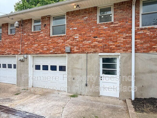 Building Photo - 12605 Jackson Ave