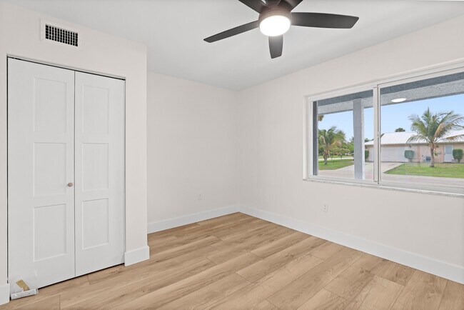 Building Photo - 3905 Flag Dr