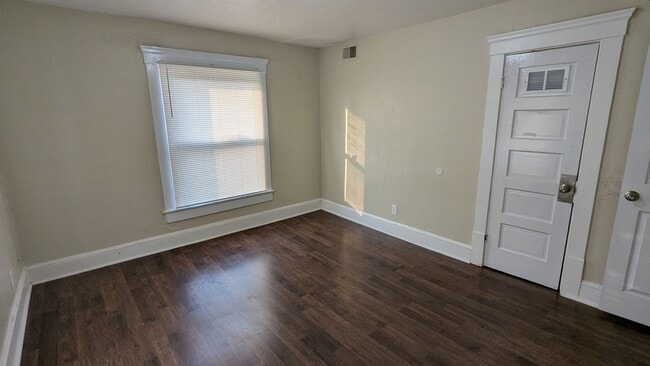 Building Photo - Newly renovated Akron apartment offering spacious rooms and a finished attic for flexible living ...