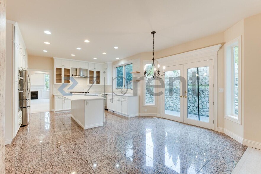 Building Photo - 16461 SE 56th Pl