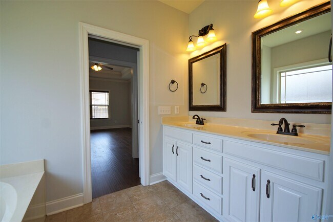 Building Photo - 109 Wolf Creek Trail SW