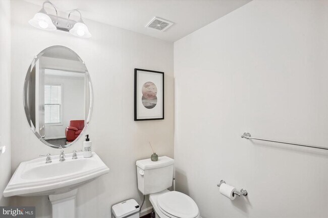 Building Photo - 13950 Estuary Dr