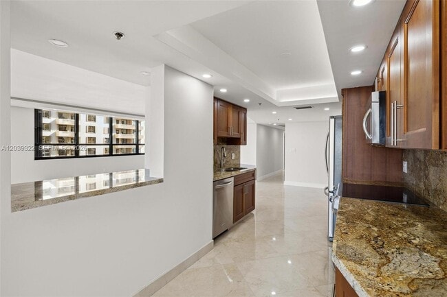 Building Photo - 10175 Collins Ave